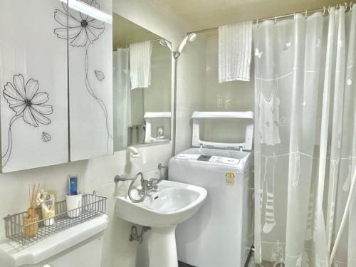 Saesori Guesthouse tesisinde bir banyo