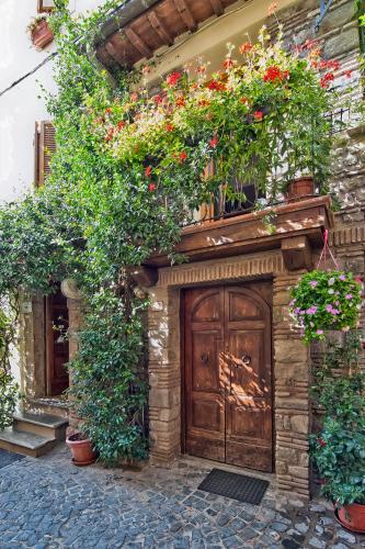 Un jardín fuera de Atlantis Inn Castelgandolfo