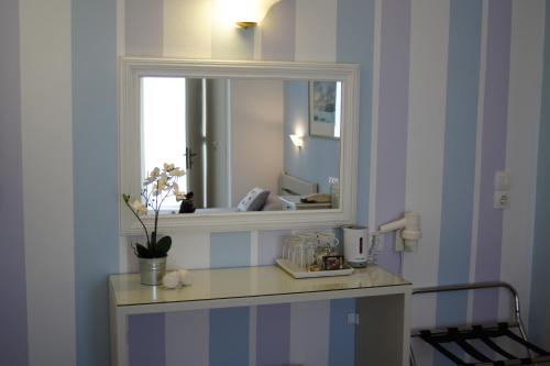 Hotel Cyclades photo 3