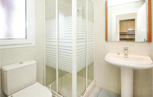 Gallery image of 2 Bedroom Cozy Apartment In Estepona in Estepona