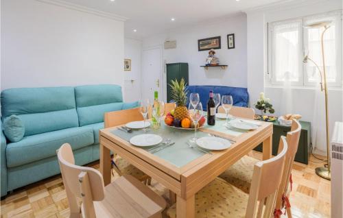 2 Bedroom Amazing Apartment In Oviedo