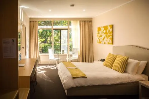 Foreshore Motor Inn picture