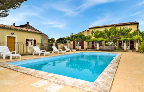 Πισίνα στο ή κοντά στο Nice Home In Maillane With Wifi