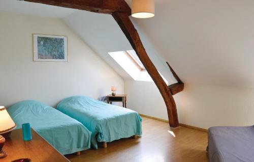 Ліжко або ліжка в номері Stunning Home In Chigny With Kitchen