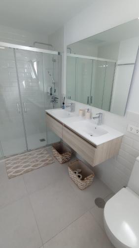 VILLA TRAFALGAR, magnífica casa en la costa ideal para familias que buscan tranquilidad