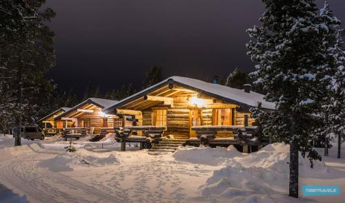Arctic Log Cabins talvel