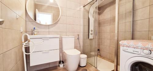 Ένα μπάνιο στο Cozy Sea Views Apartment in Costa Adeje