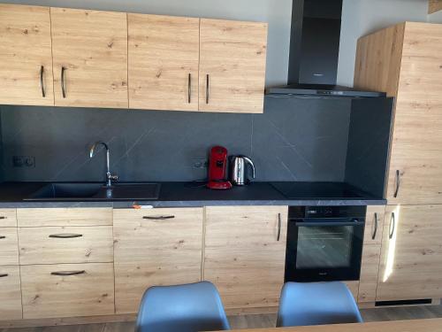 Photo de la galerie de l'établissement Charmant logement à Serre Chevalier, à Puy-Saint-Pierre