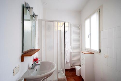Ένα μπάνιο στο B&B Tra Lago e Stelle