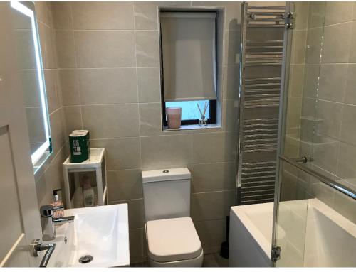 Koupelna v ubytování Modern & Convenient