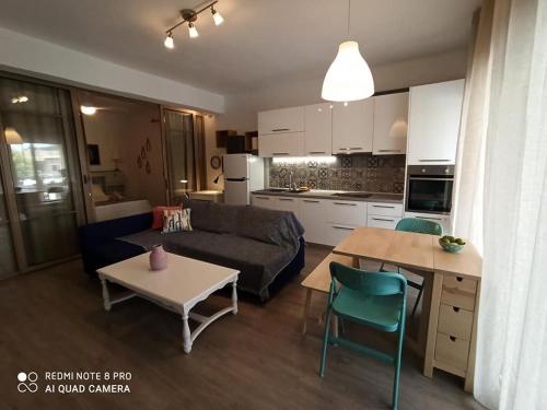 Kuchyňa alebo kuchynka v ubytovaní Cozy Suite Siviri