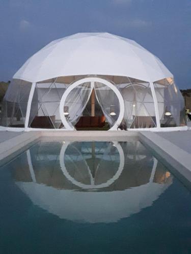 Bassein majutusasutuses Glamping Skies - Adults Only või selle lähedal