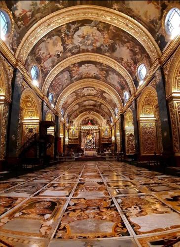 QormiにあるSt. Maryのギャラリーの写真