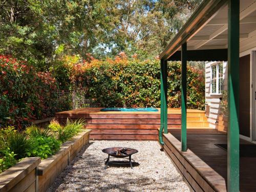 Zahrada ubytování The Den, outdoor spa Daylesford