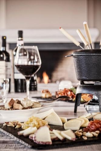 ホテルの敷地内または近くでの食事または食べ物