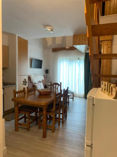 Una cocina o cocineta en ABELLETES - K31 DeuSol - Vall d'Incles - Soldeu Hut 6057