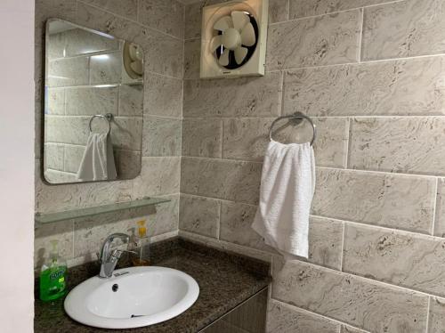 Et badeværelse på Gedara Guesthouse: enjoy unforgettable scenes