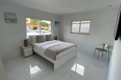 Modern home*Heated Pool, Basketball and Mini Golf