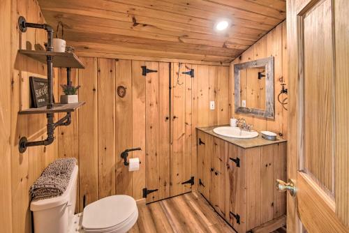 Gallery image of Quaint Gilford Apt with Fire Pit and Pool Access! in Gilford