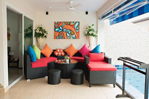 Zona de estar de 3 bedrooms apartement at Tambon Mae Nam 90 m away from the beach with sea view private pool and balcony
