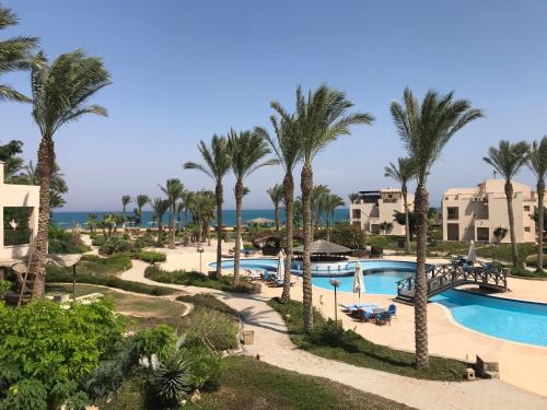 Chalet with Roof at Laguna Bay- Ain Sokhna - شالية غرفتين مكيف بالكامل بالرووف قرية لاجونا باي - العين السخنة