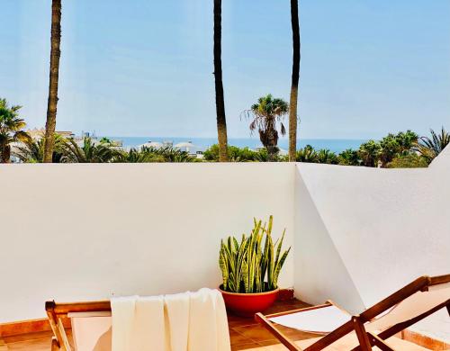 Canaryislandshost l Sea View