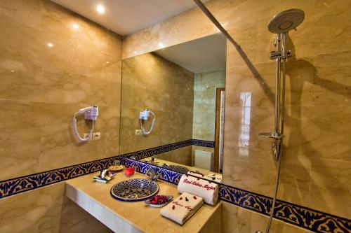 Koupelna v ubytování Riad Marjana suites & Spa