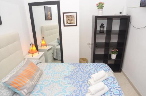 Posteľ alebo postele v izbe v ubytovaní Habitación Malaga centro