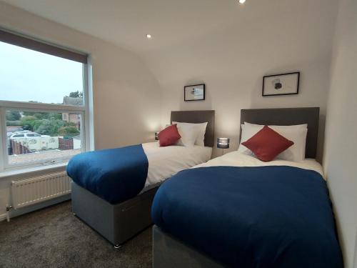 Gallery image of ChiPad Duo - Comfy house with garden & parking in Chichester