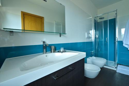 Koupelna v ubytování MozÁrt Bed & Breakfast - Affittacamere