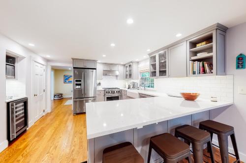 Lambert's Cove Estate – Photos 3