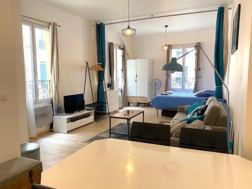 Fully renovated 33 sqm 1 bedroom - hearth of Paris, Paris, Franţa
