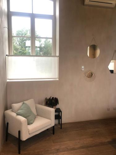  Factorij10 -  Room  picture :   Tea/Coffee maker    Minibar    Shower                           