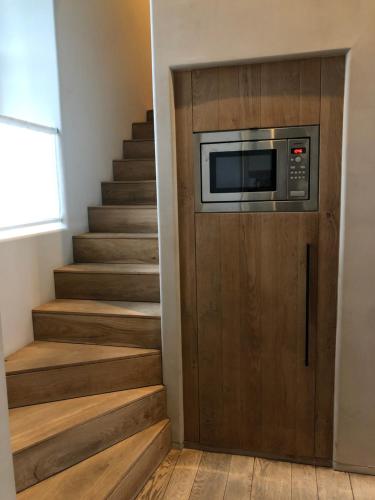  Factorij10 -  Room  picture :   Tea/Coffee maker    Minibar    Shower                           