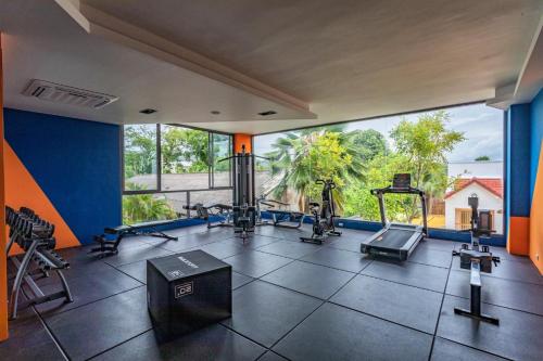 The fitness centre and/or fitness facilities at NOON Village - Tower 2&3