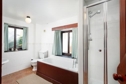 Vannituba majutusasutuses The Snug at Cornish Barn Holidays