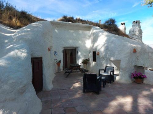Το κτήριο όπου στεγάζεται  the country house