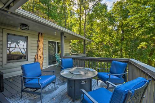 Gallery image of Bent Tree Cabin with Mountain and Lake Views! in Jasper