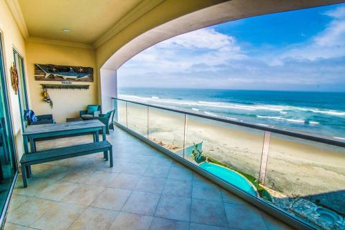 #1 Oceanfront Condo w/ Jacuzzi, Pool & BBQ