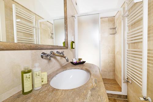 A bathroom at Borgo Grondaie