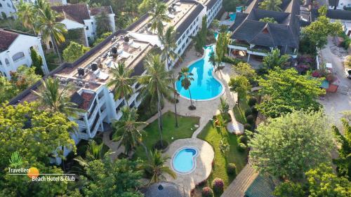 Travellers Beach Hotel & SPAの敷地内または近くにあるプール