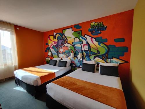 Gallery image of The Originals Boutique, H&ocirc;tel de l'Univers, Montlu&ccedil;on in Montlu&ccedil;on