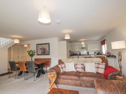 Lochside, 1 The Corries – Photos 5