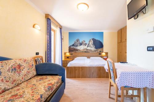 TV/Unterhaltungsangebot in der Unterkunft Berg Hotel Latemar Spitze