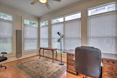 Gambar di galeri bagi Charming Anderson Villa with Screened Porch! di Anderson