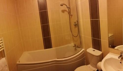 Et badeværelse på Town Apartments Aberdeen