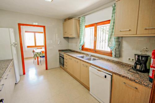 Laura-28A - traditionally furnished detached villa with peaceful surroundings in Calpe