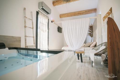 Gambar di galeri bagi Villa CoCoon - Love room cocooning & 50 nuances di Cuges-les-Pins