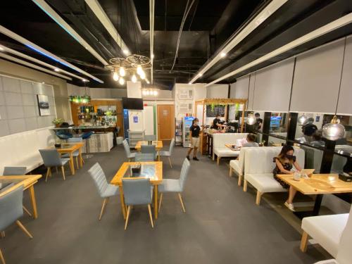 Restoran atau tempat lain untuk makan di Tely's Bed & Breakfast Iloilo powered by Cocotel