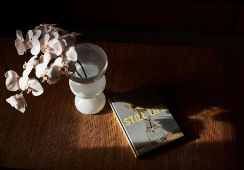 ミルトンにあるThe Rooms Miltonの花瓶台、本台、植物台